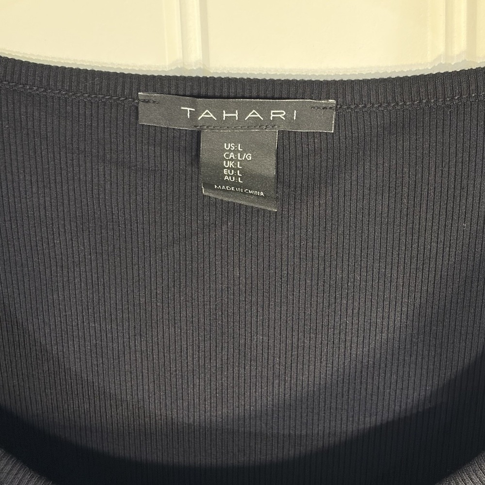 Tahari Black 3/4 Sleeve‎ Scoop Neck Blouse Top Size Large Minimalist - Picture 2 of 3